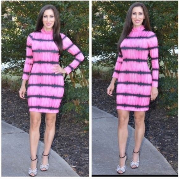 Alice + Olivia Dresses & Skirts - ALICE + OLIVIA Delora Tie Dye Mock Neck Mini Dress Size 4